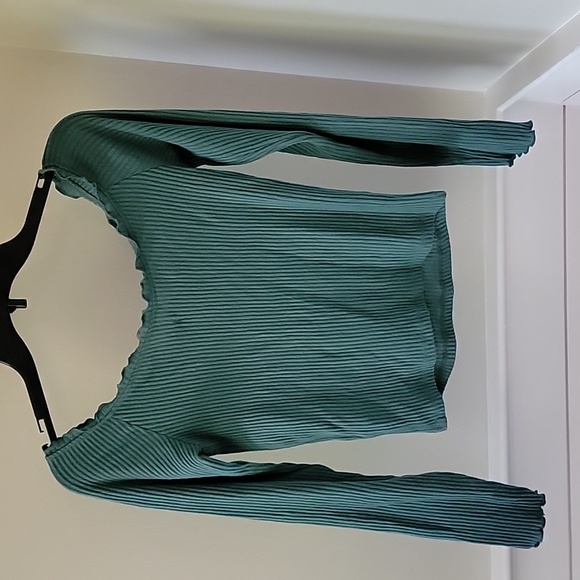 AF long sleeve crop - Picture 3 of 3